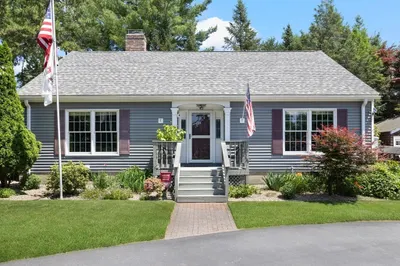 43 Edgewater Drive 1