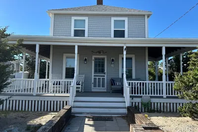 18 Marshfield Ave 1