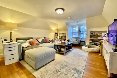 24 Grovenor Rd #4