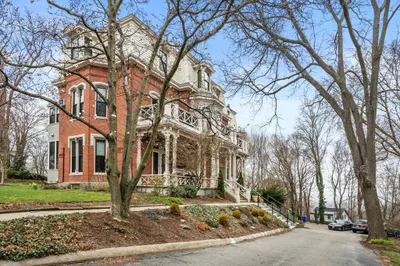 101 Summit AvE #E