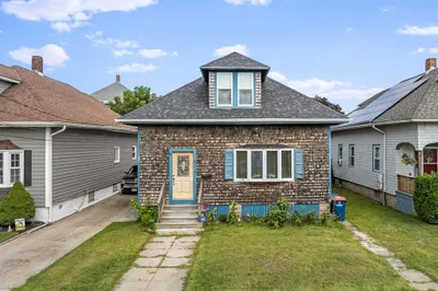27 Calumet St