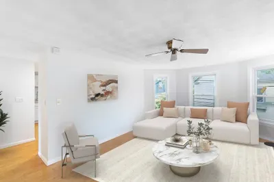 4 Saginaw Ave #2
