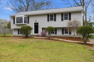 42 Bayberry Rd