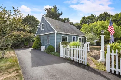 14 Alandale Pkwy 1
