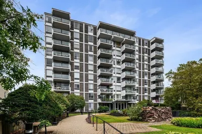 60 Babcock St #65