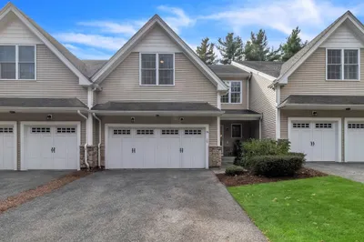 44 Pondside Dr #44 1