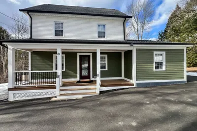 81 Stuart St 1