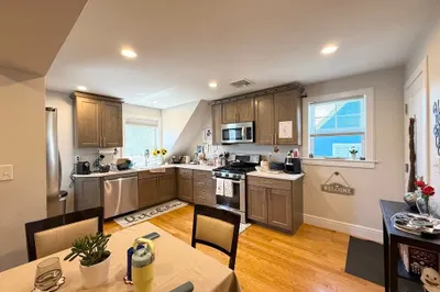 821 Winthrop Ave #2 1