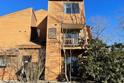 132 West Meadow #11