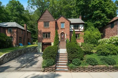 142 Beverly Rd 1