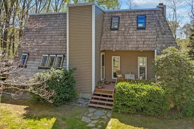 121 Brook St