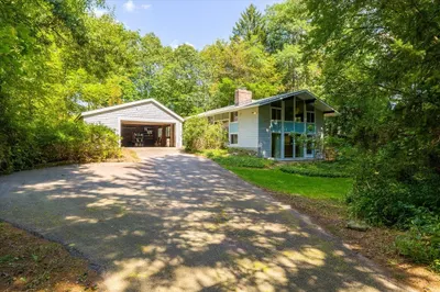 14 Causeway Ln