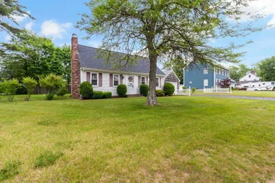 51 Marnoch Dr 1