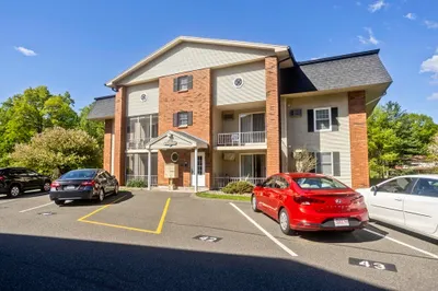 41 W Summit St #41