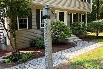 304 West River Road 1