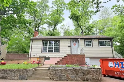 109 Bartlett St
