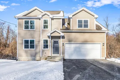 66 Bromont Street 1