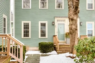 65 Brookdale Cir #65 1