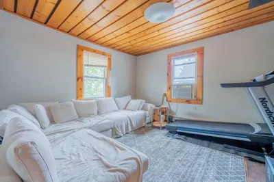 402 Putnam Ave #2