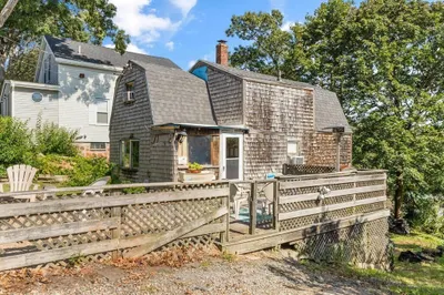 19 Hawthorne Rd 1