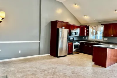 84 Pearl St #5 1