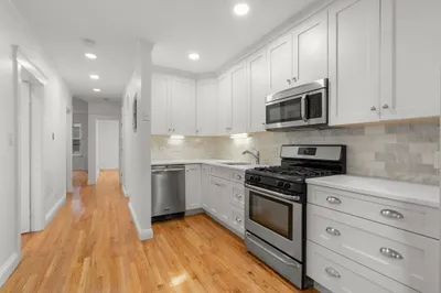 106 Myrtle St #4