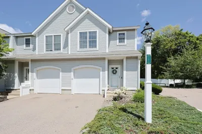 140 Commonwealth Ave #38 1