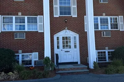 98 Main St #G2