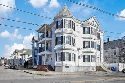 2-4 Stapleton St #1