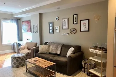 252 Gold Street #1