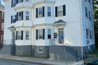 136 Baker St #2S