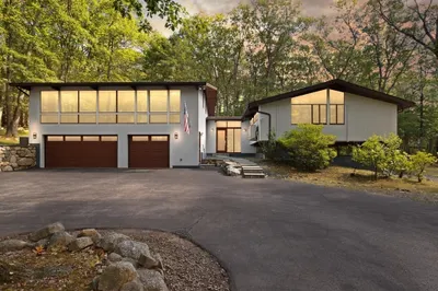 7 Nashoba Rd