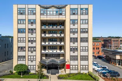 340 Main St #201