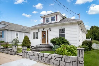 385 Eddy St 1