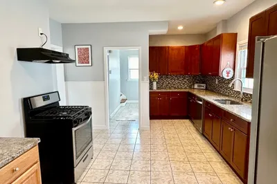 118 Summer St #2