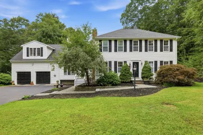 359 SE Main St 1