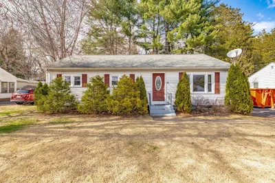 44 Gatewood Rd