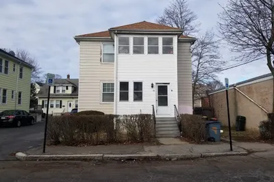 11 Grossman St #11