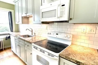 81 Grove St #1