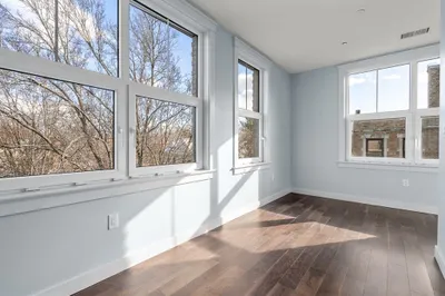 136 Babcock St #402