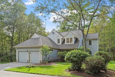 25 Pickman Dr #25
