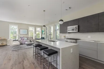 45 Burnett St #204