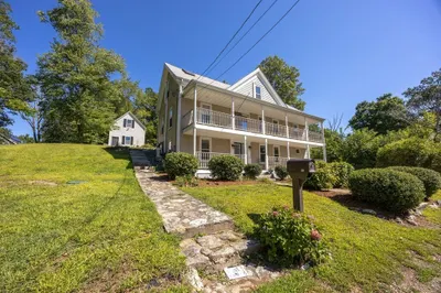 12 Community Way 1