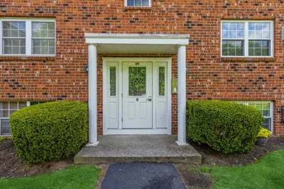 89 Pleasant St #D2