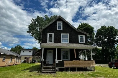 309 Chapman St 1