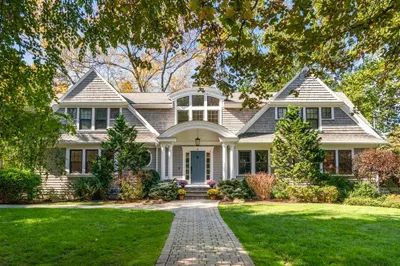 4 Pond Brook Cir 1