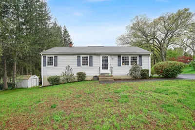41 Pinewood Ln