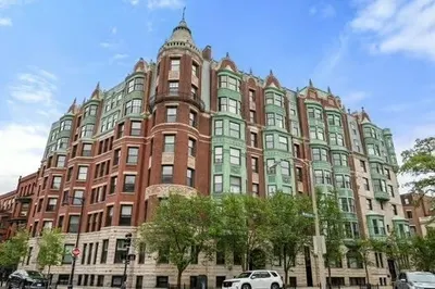 4 Charlesgate East #604