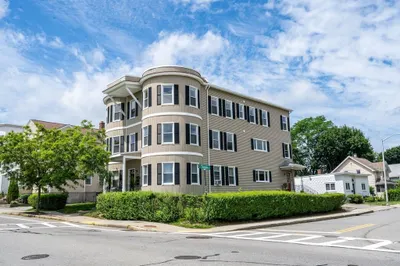 311 Plantation St 1