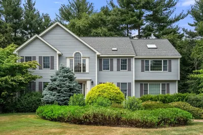 8 Stoneybrook Cir 1